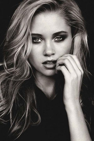 Photo of Virginia Gardner