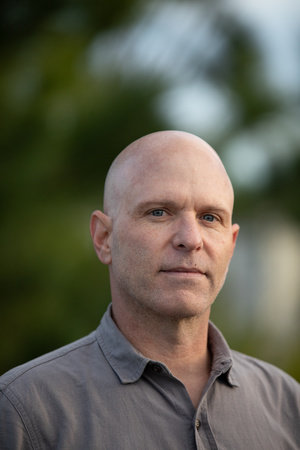 Photo of Jason Dearen