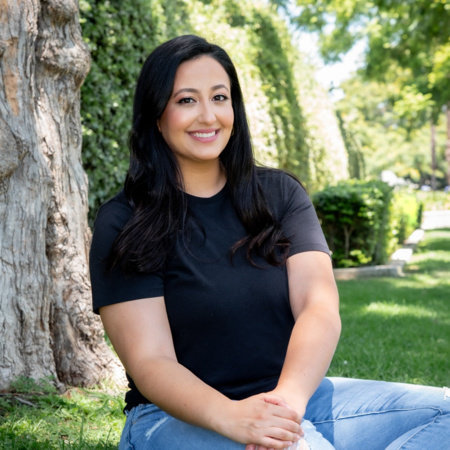 Photo of Nicole Hendizadeh