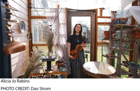 Photo of Alicia Jo Rabins