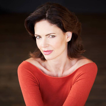 Photo of Justine Eyre